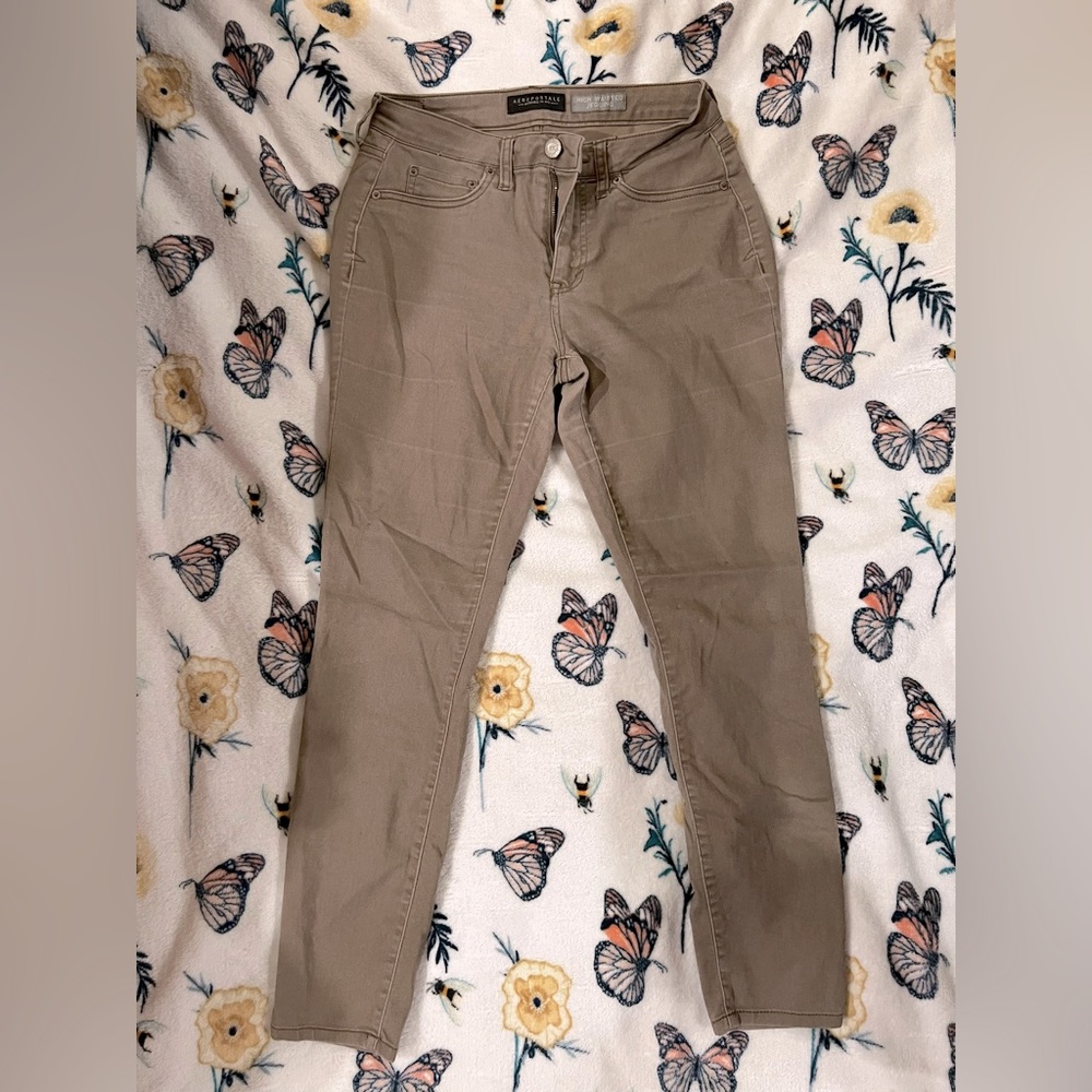 Aeropostale khaki high waisted jeggings size 4